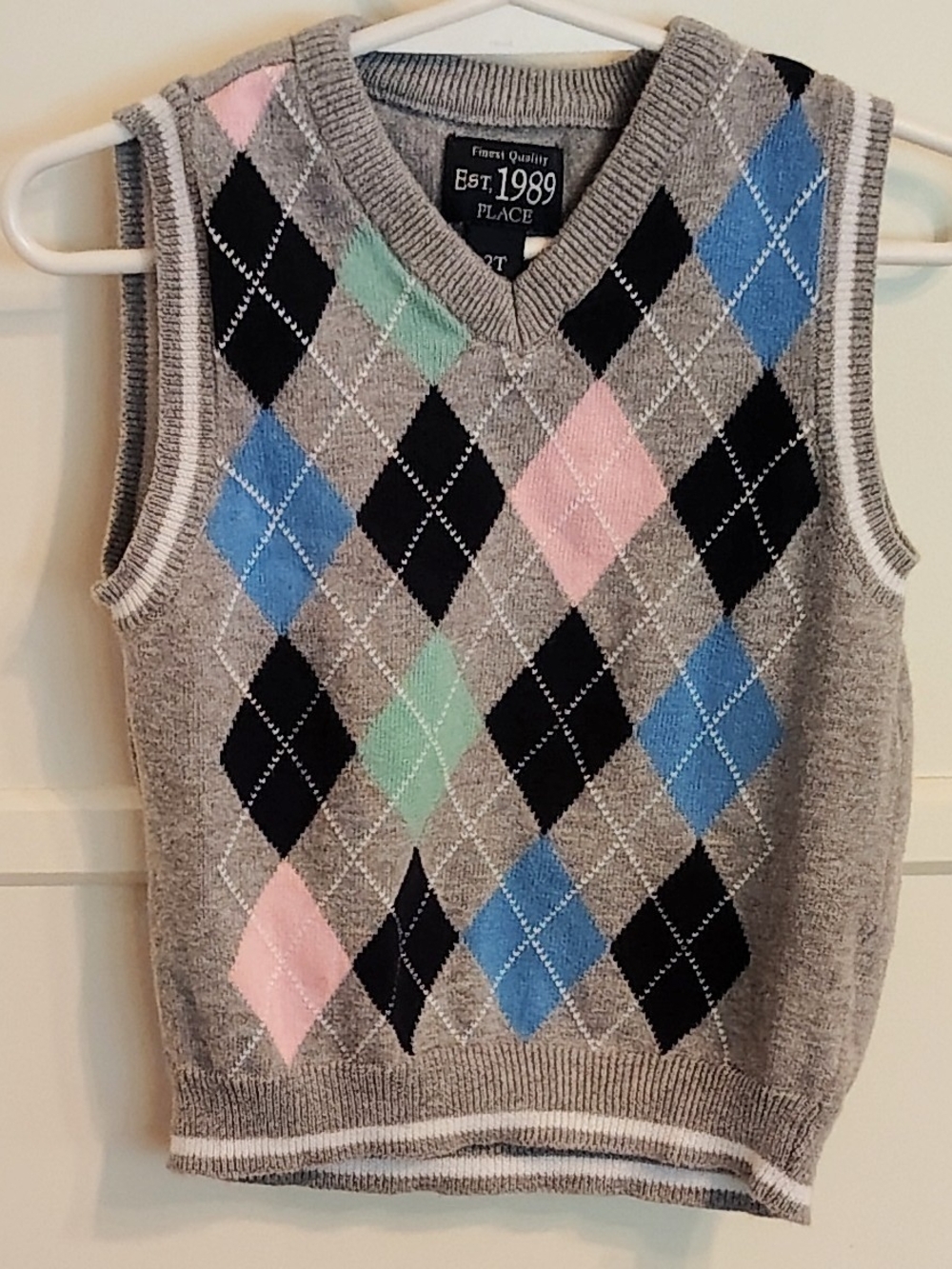 Boys' 2T Gray Argyle V-Neck Sweater Vest with Blue, Pink & Mint Diamonds.